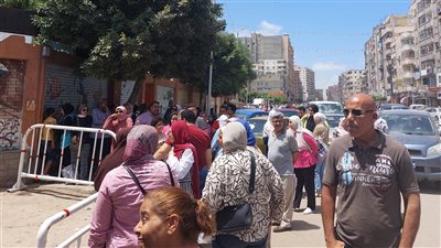 أولياء أمور طلاب الثانوية العامة بالإسكندرية: الحمد لله العربي في مستوى الطالب المتوسط (صور)