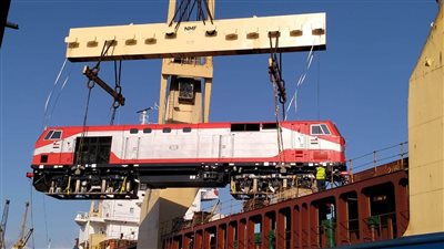 وزير النقل يعلن وصول دفعة جديدة من الجرارات الأمريكية الجديدة إلى ميناء الإسكندرية 