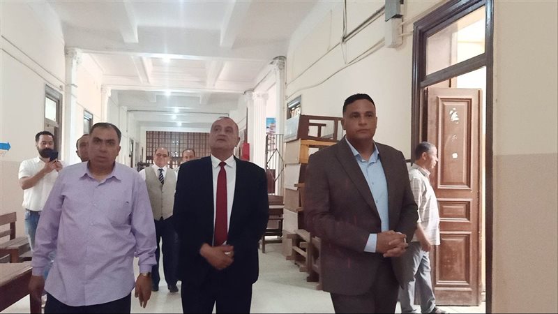 امتحانات طلاب الاعدادية