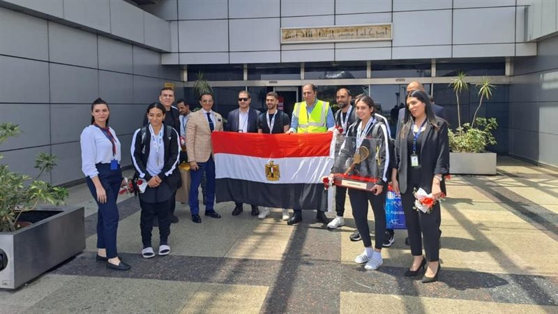 وصول منتخب مصر للاسكواش،فيتو
