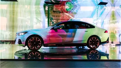 لوحات معرض بي إم دبليو بالذكاء الاصطناعي