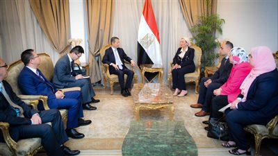 وزيرة البيئة تعقد لقاءًا ثنائيا مع سفير الصين بالقاهرة