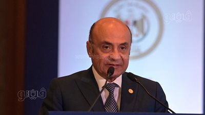 وزير العدل يؤكد حرص القيادة السياسية على تحفيز الاستثمار وتحقيق النمو الاقتصادي (صور)