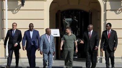 الوفد الأفريقي يغادر موسكو، وخطة السلام في مهب الريح بسبب الرفض الأوكراني والتردد الروسي 