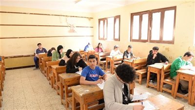 انتظام 19 ألفا و166 طالبًا وطالبة في أول أيام امتحانات الثانوية العامة ببني سويف 