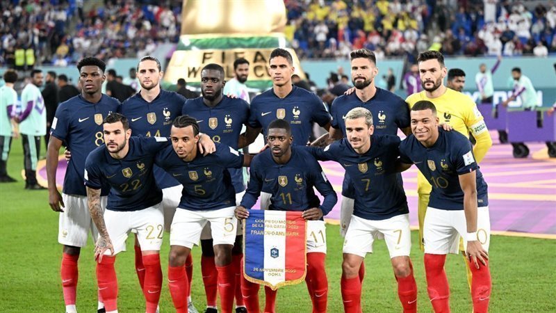 مبابي يقود هجوم منتخب