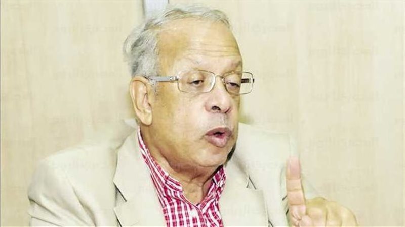 الكاتب الراحل مصطفى