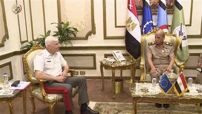 وزير الدفاع يلتقي رئيس اللجنة العسكرية للاتحاد الأوروبى