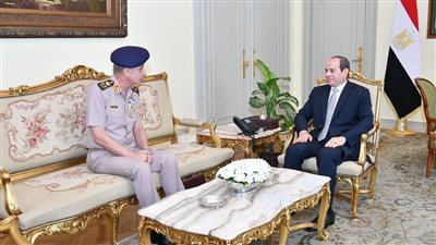 الرئاسة في أسبوع: السيسي يشارك في قمة باريس، ويبحث مع ضيوف الاتحادية الأزمة الروسية الأوكرانية وأوضاع السودان