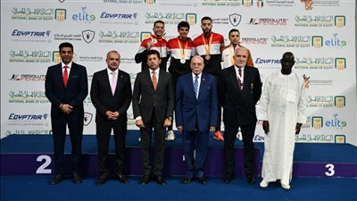 أشرف صبحي يشهد نهائيات اليوم الأول من بطولة أفريقيا للسلاح 