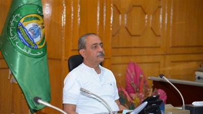 محافظ الإسماعيلية يراجع نشاط الأجهزة التنفيذية المعنية بتقديم الخدمات للمواطنين