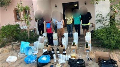 بـ 40 مليون جنيه.. القبض على تشكيل عصابي بحوزتهم كمية من مخدر الآيس بالجيزة (صور)