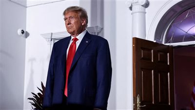 طائرة ترامب تهبط في واشنطن استعدادا للمثول أمام المحكمة 