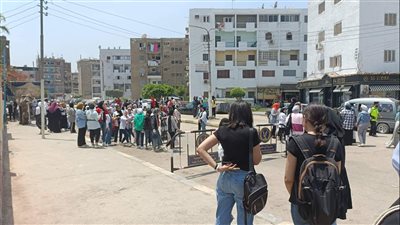 طلاب الثانوية بالقليوبية يستعدون لدخول امتحان اللغة الأجنبية الثانية 