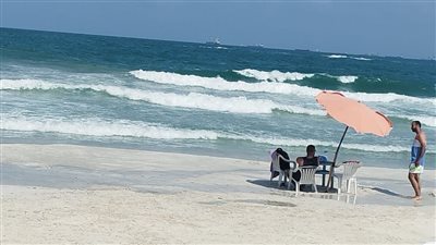 لليوم الثاني، رفع الرايات الحمراء فى شواطئ شرق وغرب الإسكندرية (صور)