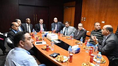 رئيس جامعة الوادى الجديد يترأس أول مجلس لكلية الطب 