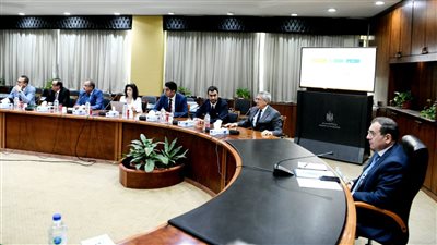 وزير البترول يبحث التعاون المشترك مع وفد شركة أرسيلوا ميتال الجبيل السعودية 