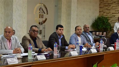 مسئولو الإسكان يُتابعون إجراءات التعامل مع ملفات الأراضي لتوفيق أوضاعها