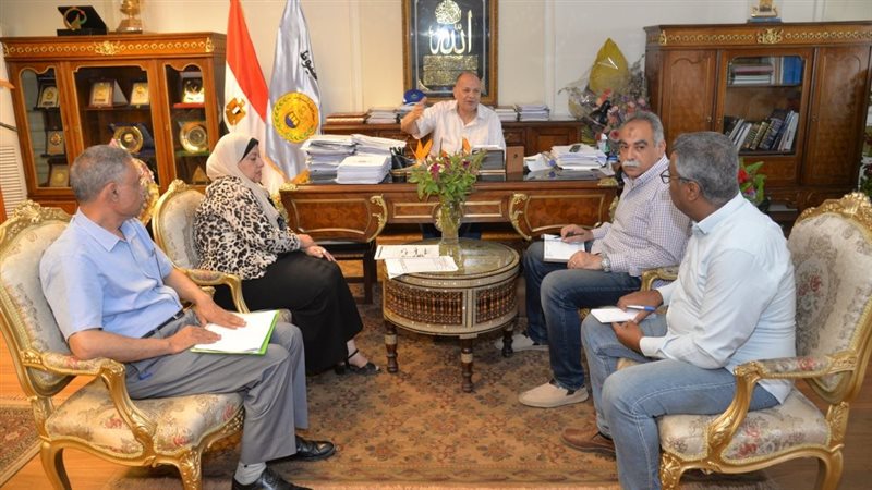 اجتماع محافظ أسيوط،