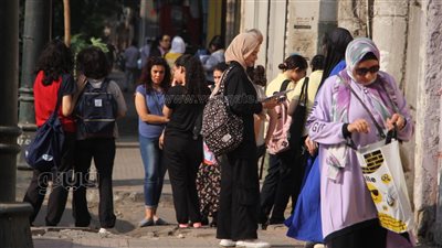 طلاب الثانوية العامة: امتحان الألماني صعب والإنجليزي سهل (بث مباشر) 