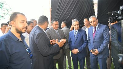 وزيرا التنمية المحلية والهجرة يشهدان أول تجربة للري الذكي للأشجار بالطاقة الشمسية (فيديو)