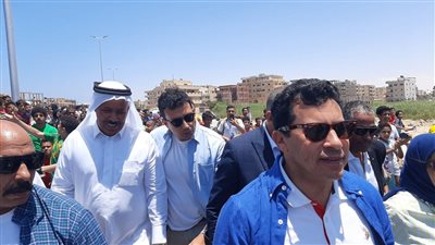 أشرف صبحي يشارك في انطلاق ماراثون الرياضة من أجل التنمية بالعريش (صور)