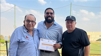 ثنائي المقاولون العرب يحصل على دبلومة الإدارة الرياضية من فيفا