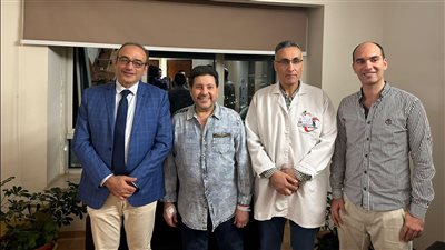 هاني شاكر يجري جراحة سريعة بأحد المستشفيات الخاصة بالقاهرة (صور) 