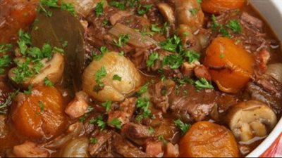 طريقة عمل اللحمة بالبصل، بتكات بسيطة ومذاق لا يقاوم 