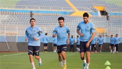 الدوليون يشاركون في تدريبات بيراميدز قبل مواجهة الاتحاد السكندري (صور)
