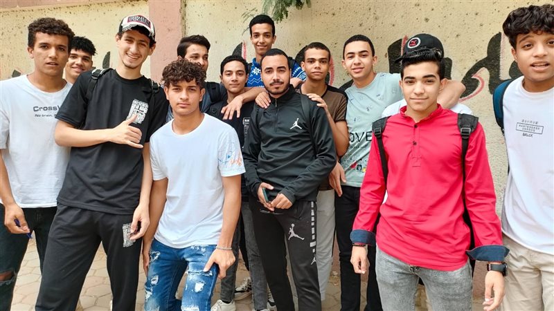 طلاب الشهادة الثانوية