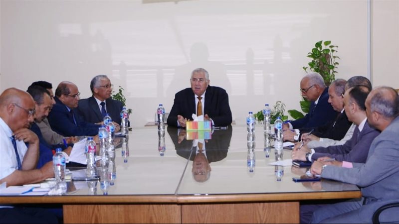اجتماع وزير الزراعة
