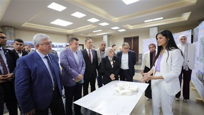 وزير التعليم العالي يتفقد أستوديو التصميم الدولي بكلية هندسة عين شمس