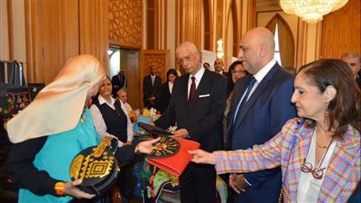 11 صورة ترصد افتتاح معرض المنتجات المصرية والتراثية بوزارة الخارجية 