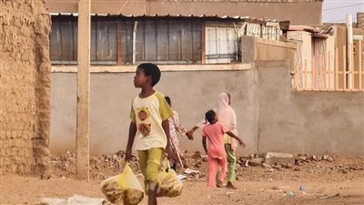 إصابات بالحصبة واعتداءات جنسية على النساء مع استمرار الاشتباكات في السودان