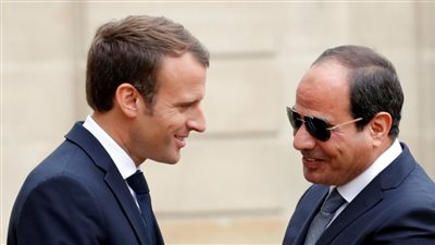 السيسي يستعرض مع ماكرون جهود مصر لضمان التنفيذ الكامل لاتفاق وقف إطلاق النار في غزة