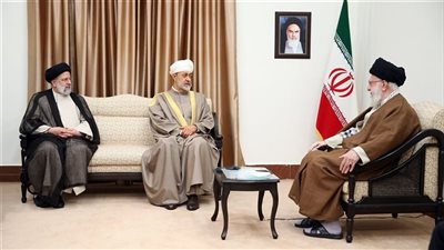 الرئيس الإيراني يرحب بالوساطة العمانية لعودة العلاقات مع مصر بعد عقود من القطيعة