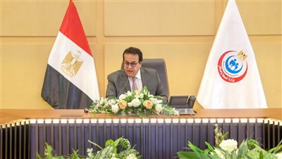 وزير الصحة يشدد على سرعة الانتهاء من مشروع تطوير سكن الأطباء