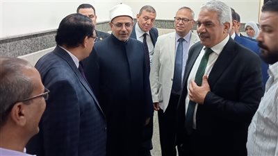رئيس جامعة الأزهر يتفقد أعمال التطوير بمستشفى باب الشعرية
