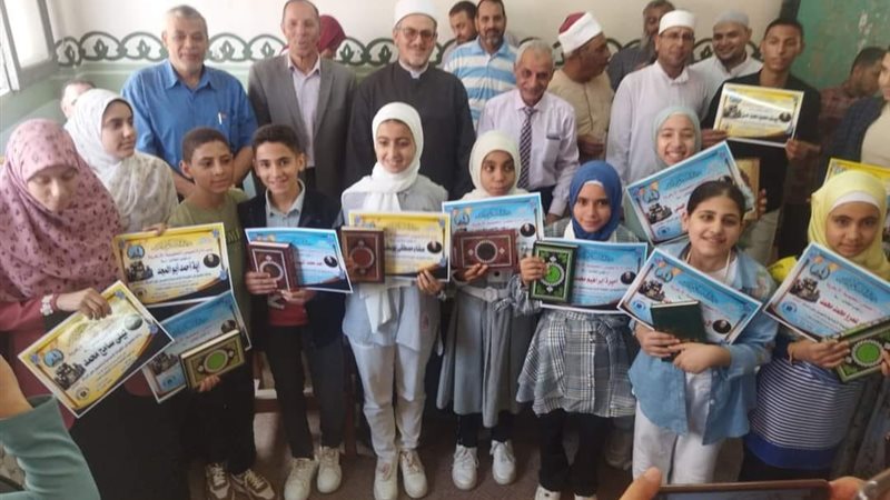  تكريم اوائل الابتدائبة