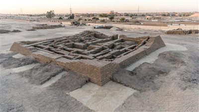 انتهاء ترميم وصيانة هرم الملكة تتي شيري بأبيدوس واكتشاف جبانة من عصر أحمس