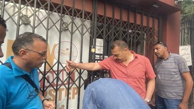 غلق وتشميع 8 مطاعم وتحرير 30 محضرا في حملة لحي شرق الإسكندرية 