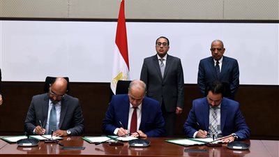 رئيس الوزراء يشهد توقيع عقد لتوريد غاز الهيدروجين وإنشاء وحدة خاصة لتجهيزه وتسويقه
