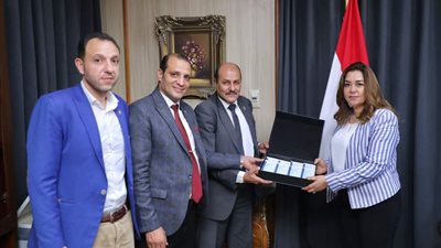 محافظ دمياط تشيد بجهود البنك الزراعي المصري للمشاركة المجتمعية 