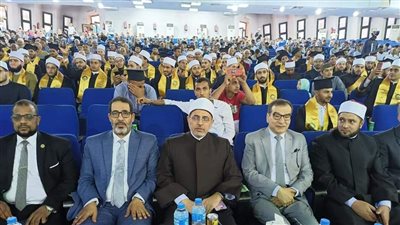 بحضور قيادات الأزهر، الاحتفال بتخريج الدفعة 42 من كلية الدعوة (صور) 