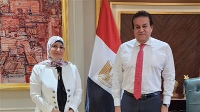 نقيب التمريض تناقش مع وزير الصحة تعميم ميثاق أخلاقيات المهنة