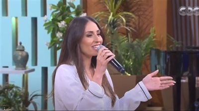 هبة طوجي تشعل استوديو منى الشاذلي بأغنية 