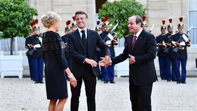 ماكرون يستقبل السيسي بقصر الإليزيه للمشاركة في مأدبة عشاء تكريمًا لرؤساء الدول