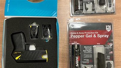 ضبط 3 ركاب في مطار القاهرة بحوزتهم أقراص مخدرة وصواعق محظورة (صور)