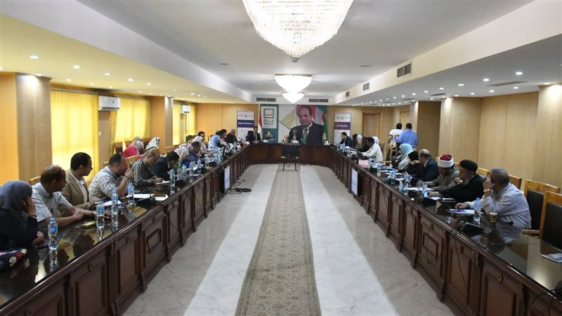 اجتماع محافظ الفيوم،